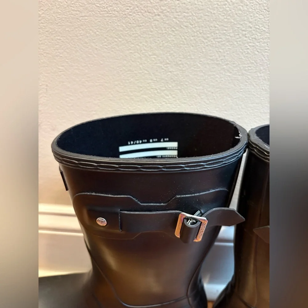 Hunter Classic Black Waterproof Boots - Picture 8 of 9